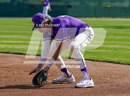 Thumbnail 3 in Brownsburg vs. Avon (IHSAA 4A Sectional 12 Semi-final) photogallery.