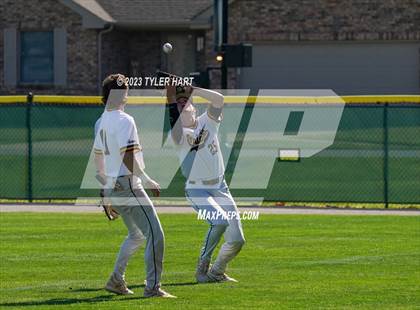 Thumbnail 2 in Brownsburg vs. Avon (IHSAA 4A Sectional 12 Semi-final) photogallery.