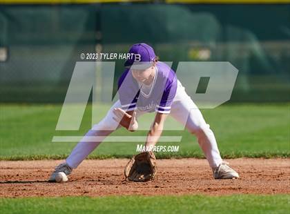 Thumbnail 2 in Brownsburg vs. Avon (IHSAA 4A Sectional 12 Semi-final) photogallery.