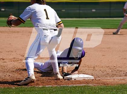 Thumbnail 1 in Brownsburg vs. Avon (IHSAA 4A Sectional 12 Semi-final) photogallery.