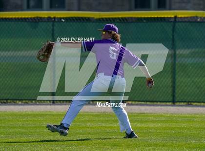 Thumbnail 1 in Brownsburg vs. Avon (IHSAA 4A Sectional 12 Semi-final) photogallery.