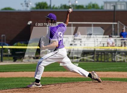 Thumbnail 2 in Brownsburg vs. Avon (IHSAA 4A Sectional 12 Semi-final) photogallery.