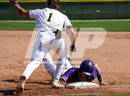 Thumbnail 3 in Brownsburg vs. Avon (IHSAA 4A Sectional 12 Semi-final) photogallery.