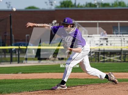 Thumbnail 1 in Brownsburg vs. Avon (IHSAA 4A Sectional 12 Semi-final) photogallery.