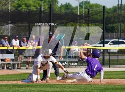 Thumbnail 3 in Brownsburg vs. Avon (IHSAA 4A Sectional 12 Semi-final) photogallery.