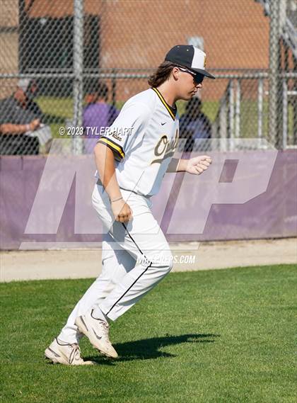 Thumbnail 3 in Brownsburg vs. Avon (IHSAA 4A Sectional 12 Semi-final) photogallery.