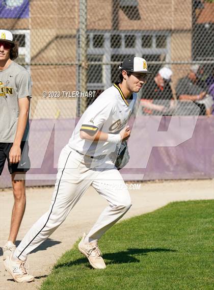 Thumbnail 1 in Brownsburg vs. Avon (IHSAA 4A Sectional 12 Semi-final) photogallery.
