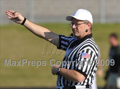 Thumbnail 2 in Texas vs. Waxahachie (Texas 4A Division I Region II Area Playoffs) photogallery.