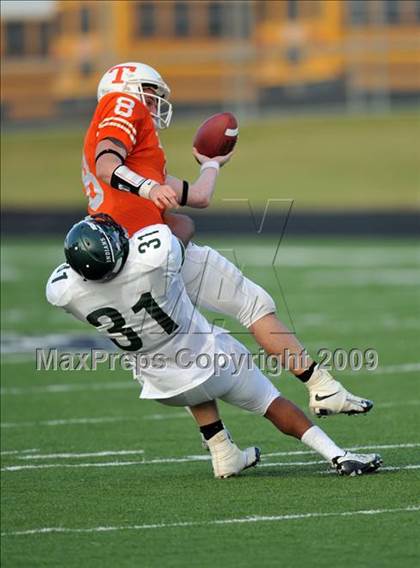 Thumbnail 2 in Texas vs. Waxahachie (Texas 4A Division I Region II Area Playoffs) photogallery.