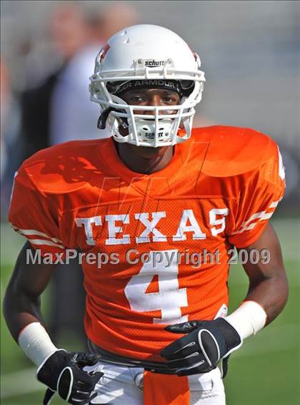 Thumbnail 3 in Texas vs. Waxahachie (Texas 4A Division I Region II Area Playoffs) photogallery.