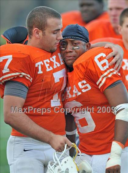 Thumbnail 2 in Texas vs. Waxahachie (Texas 4A Division I Region II Area Playoffs) photogallery.