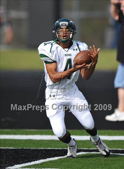 Thumbnail 2 in Texas vs. Waxahachie (Texas 4A Division I Region II Area Playoffs) photogallery.