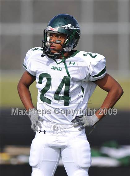 Thumbnail 3 in Texas vs. Waxahachie (Texas 4A Division I Region II Area Playoffs) photogallery.