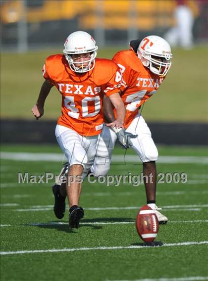 Thumbnail 1 in Texas vs. Waxahachie (Texas 4A Division I Region II Area Playoffs) photogallery.