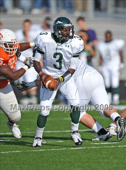 Thumbnail 3 in Texas vs. Waxahachie (Texas 4A Division I Region II Area Playoffs) photogallery.