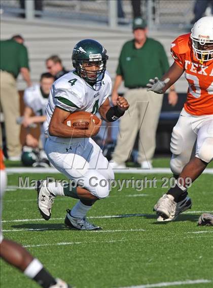 Thumbnail 2 in Texas vs. Waxahachie (Texas 4A Division I Region II Area Playoffs) photogallery.