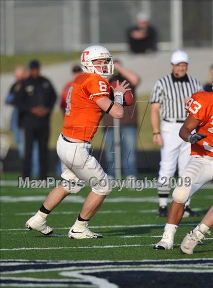 Thumbnail 3 in Texas vs. Waxahachie (Texas 4A Division I Region II Area Playoffs) photogallery.