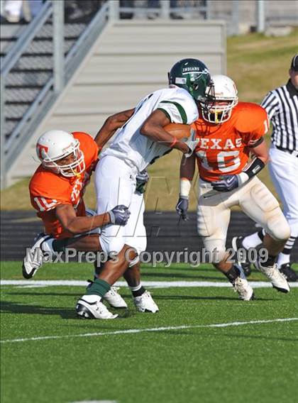 Thumbnail 2 in Texas vs. Waxahachie (Texas 4A Division I Region II Area Playoffs) photogallery.