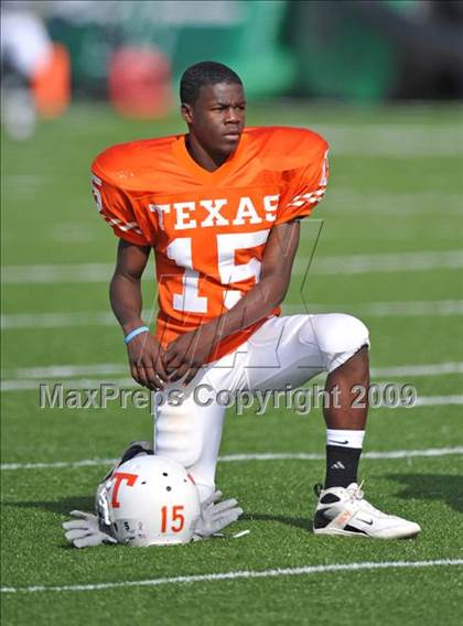 Thumbnail 3 in Texas vs. Waxahachie (Texas 4A Division I Region II Area Playoffs) photogallery.