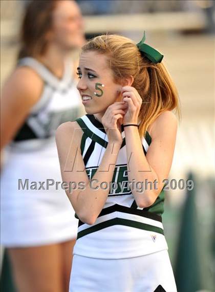 Thumbnail 3 in Texas vs. Waxahachie (Texas 4A Division I Region II Area Playoffs) photogallery.