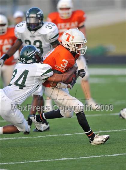 Thumbnail 2 in Texas vs. Waxahachie (Texas 4A Division I Region II Area Playoffs) photogallery.