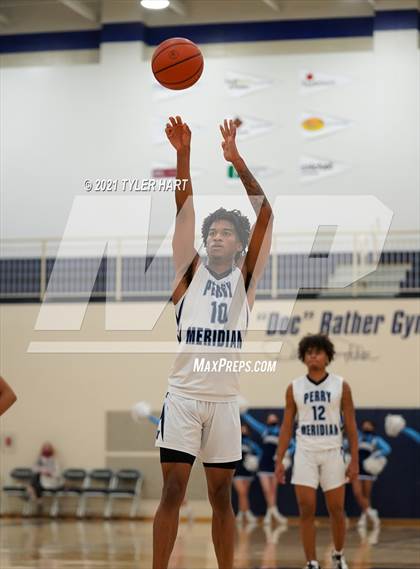 Thumbnail 1 in Pike vs. Perry Meridian (IHSAA 4A Sectional Round 1) photogallery.