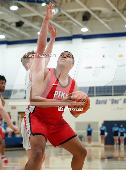 Thumbnail 3 in Pike vs. Perry Meridian (IHSAA 4A Sectional Round 1) photogallery.