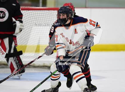 Thumbnail 2 in Cheshire @ Lyman Hall (SCC D2 Semifinal) photogallery.