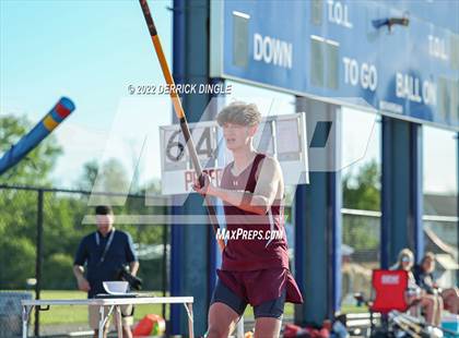 Thumbnail 3 in NYSPHAA Outdoor Track & Field Championship (Pole Vault) photogallery.