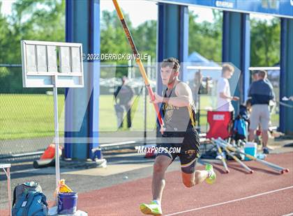 Thumbnail 3 in NYSPHAA Outdoor Track & Field Championship (Pole Vault) photogallery.