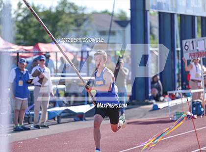 Thumbnail 1 in NYSPHAA Outdoor Track & Field Championship (Pole Vault) photogallery.