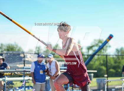 Thumbnail 1 in NYSPHAA Outdoor Track & Field Championship (Pole Vault) photogallery.