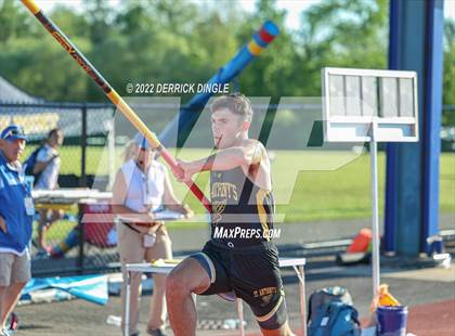 Thumbnail 1 in NYSPHAA Outdoor Track & Field Championship (Pole Vault) photogallery.