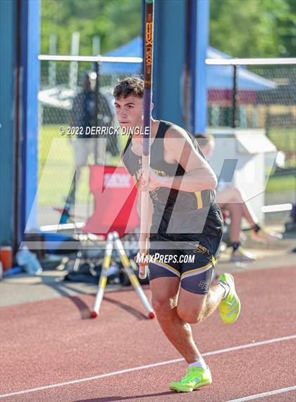 Thumbnail 1 in NYSPHAA Outdoor Track & Field Championship (Pole Vault) photogallery.