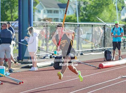 Thumbnail 1 in NYSPHAA Outdoor Track & Field Championship (Pole Vault) photogallery.