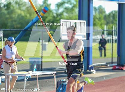 Thumbnail 2 in NYSPHAA Outdoor Track & Field Championship (Pole Vault) photogallery.