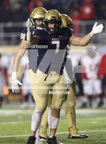 Thumbnail 2 in Bishop McDevitt vs. Aliquippa (PIAA 4A Final) photogallery.