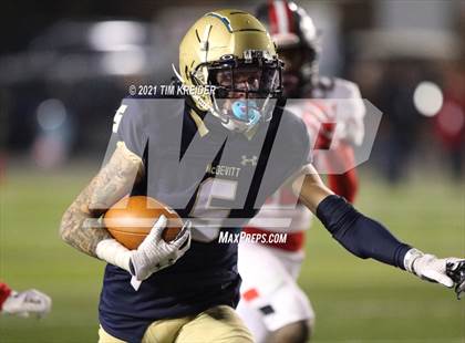 Thumbnail 3 in Bishop McDevitt vs. Aliquippa (PIAA 4A Final) photogallery.