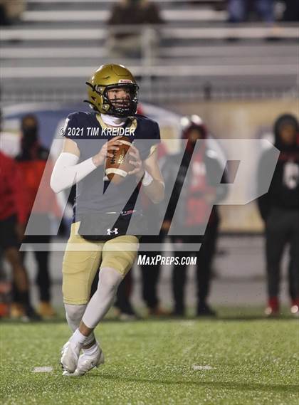 Thumbnail 3 in Bishop McDevitt vs. Aliquippa (PIAA 4A Final) photogallery.