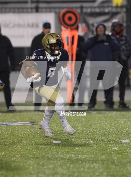 Thumbnail 3 in Bishop McDevitt vs. Aliquippa (PIAA 4A Final) photogallery.