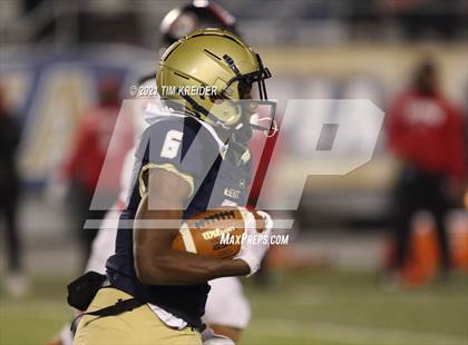 Thumbnail 3 in Bishop McDevitt vs. Aliquippa (PIAA 4A Final) photogallery.