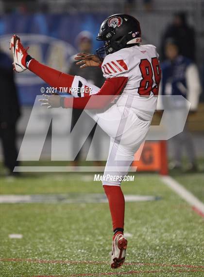 Thumbnail 1 in Bishop McDevitt vs. Aliquippa (PIAA 4A Final) photogallery.