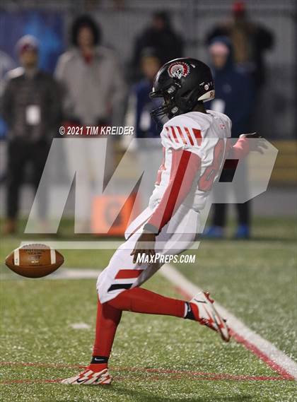 Thumbnail 3 in Bishop McDevitt vs. Aliquippa (PIAA 4A Final) photogallery.