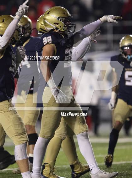 Thumbnail 1 in Bishop McDevitt vs. Aliquippa (PIAA 4A Final) photogallery.