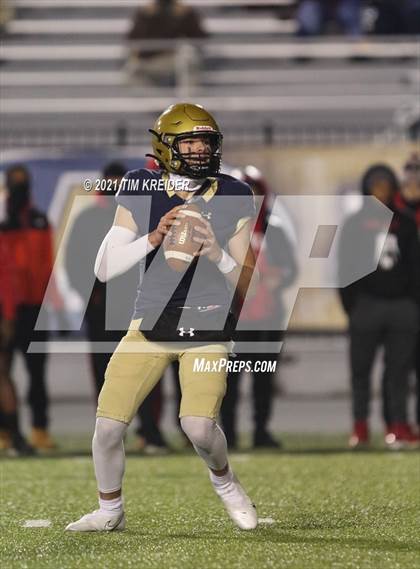 Thumbnail 2 in Bishop McDevitt vs. Aliquippa (PIAA 4A Final) photogallery.