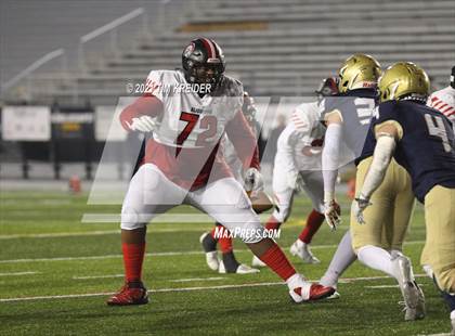 Thumbnail 3 in Bishop McDevitt vs. Aliquippa (PIAA 4A Final) photogallery.