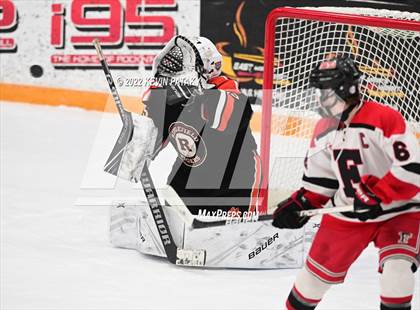 Thumbnail 1 in Ridgefield vs. Fairfield Warde/Ludlowe (FCIAC D1 Final) photogallery.