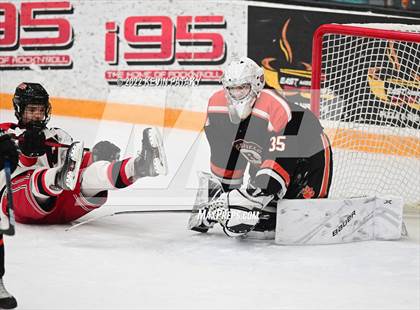 Thumbnail 3 in Ridgefield vs. Fairfield Warde/Ludlowe (FCIAC D1 Final) photogallery.