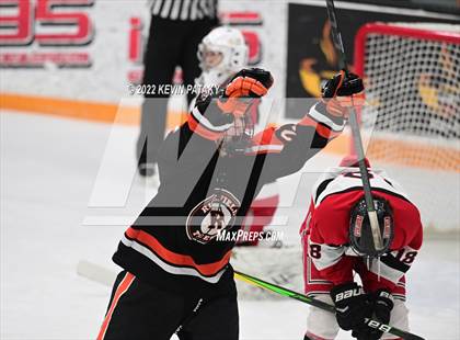 Thumbnail 2 in Ridgefield vs. Fairfield Warde/Ludlowe (FCIAC D1 Final) photogallery.