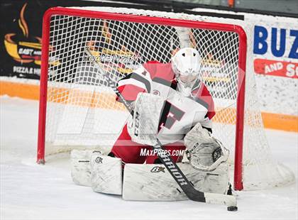 Thumbnail 3 in Ridgefield vs. Fairfield Warde/Ludlowe (FCIAC D1 Final) photogallery.